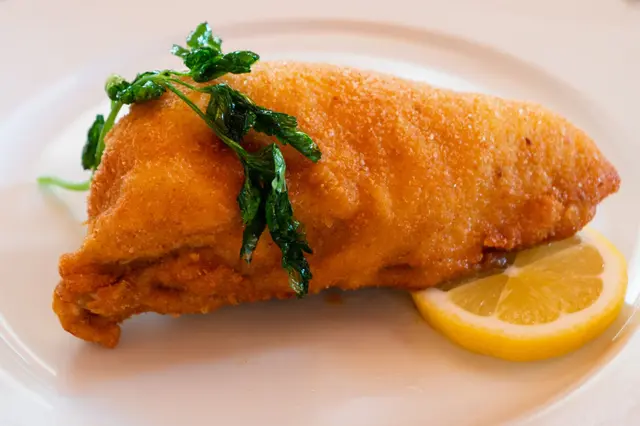 Poitrine de poulet frite viennoise